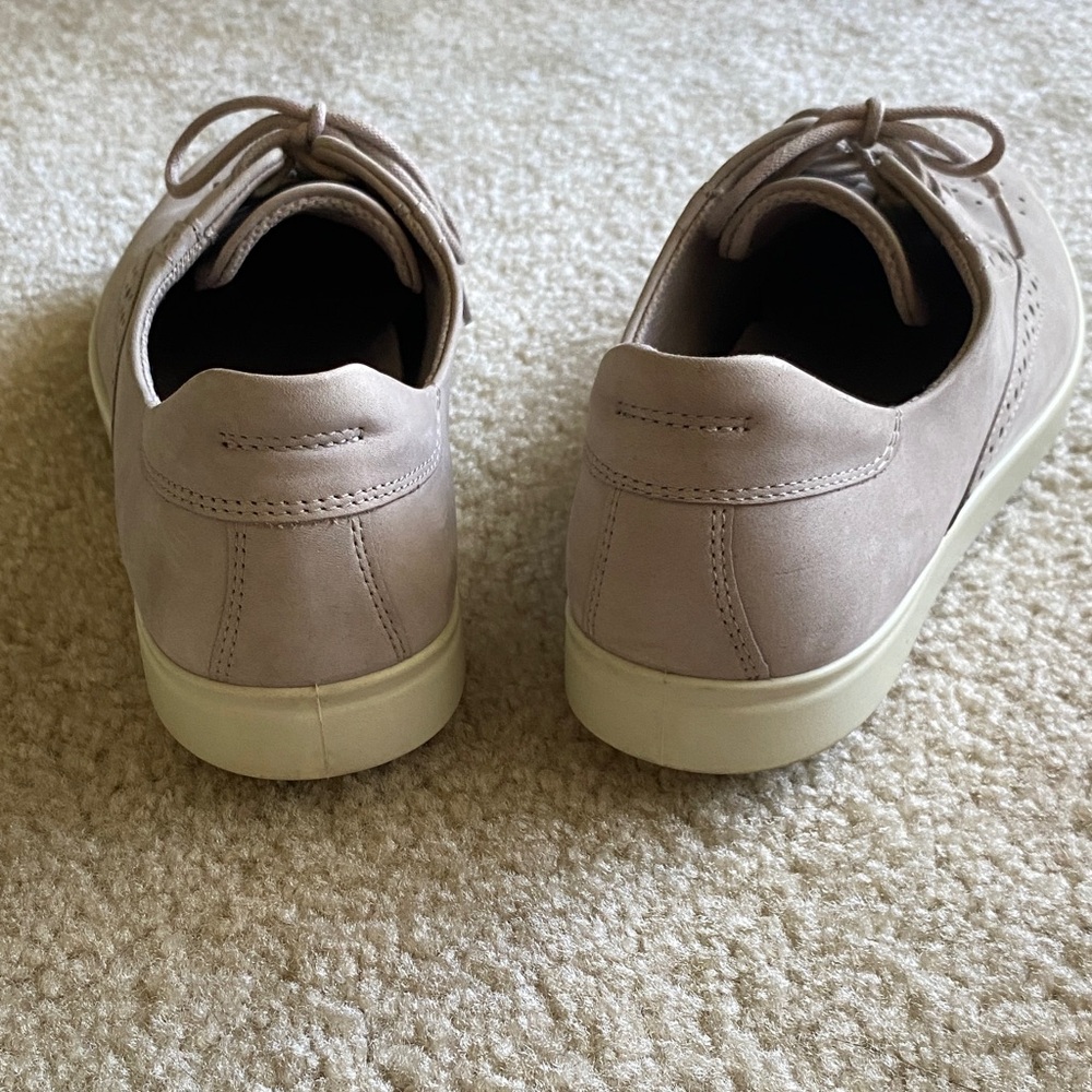 Women's Ecco Tan Lace-Up Shoes - Picture 3 of 7